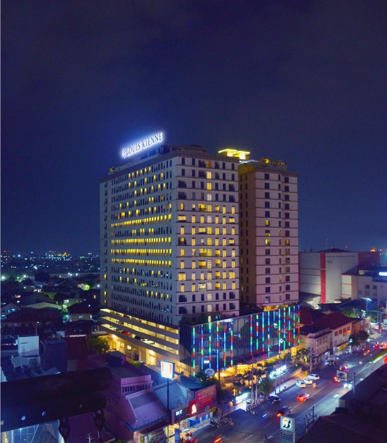 Louis Kienne Hotel Pemuda Semarang Exterior photo