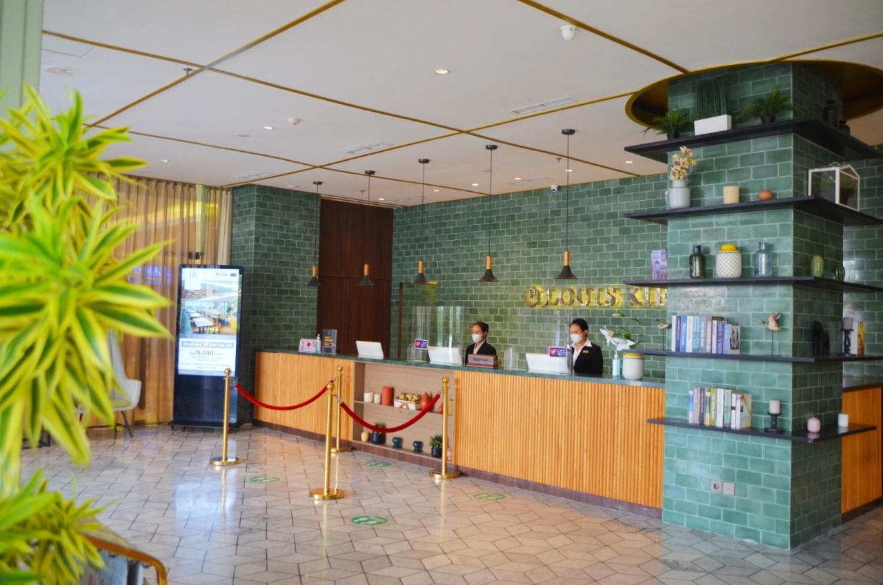 Louis Kienne Hotel Pemuda Semarang Exterior photo